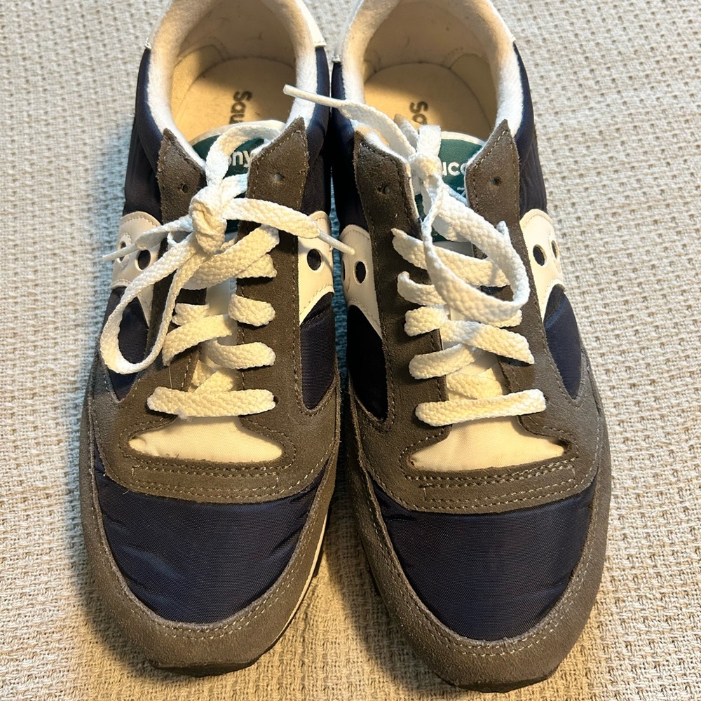 Like New Condition - worn once -  Saucony Sneakers Retro Design size 7.5 men’s